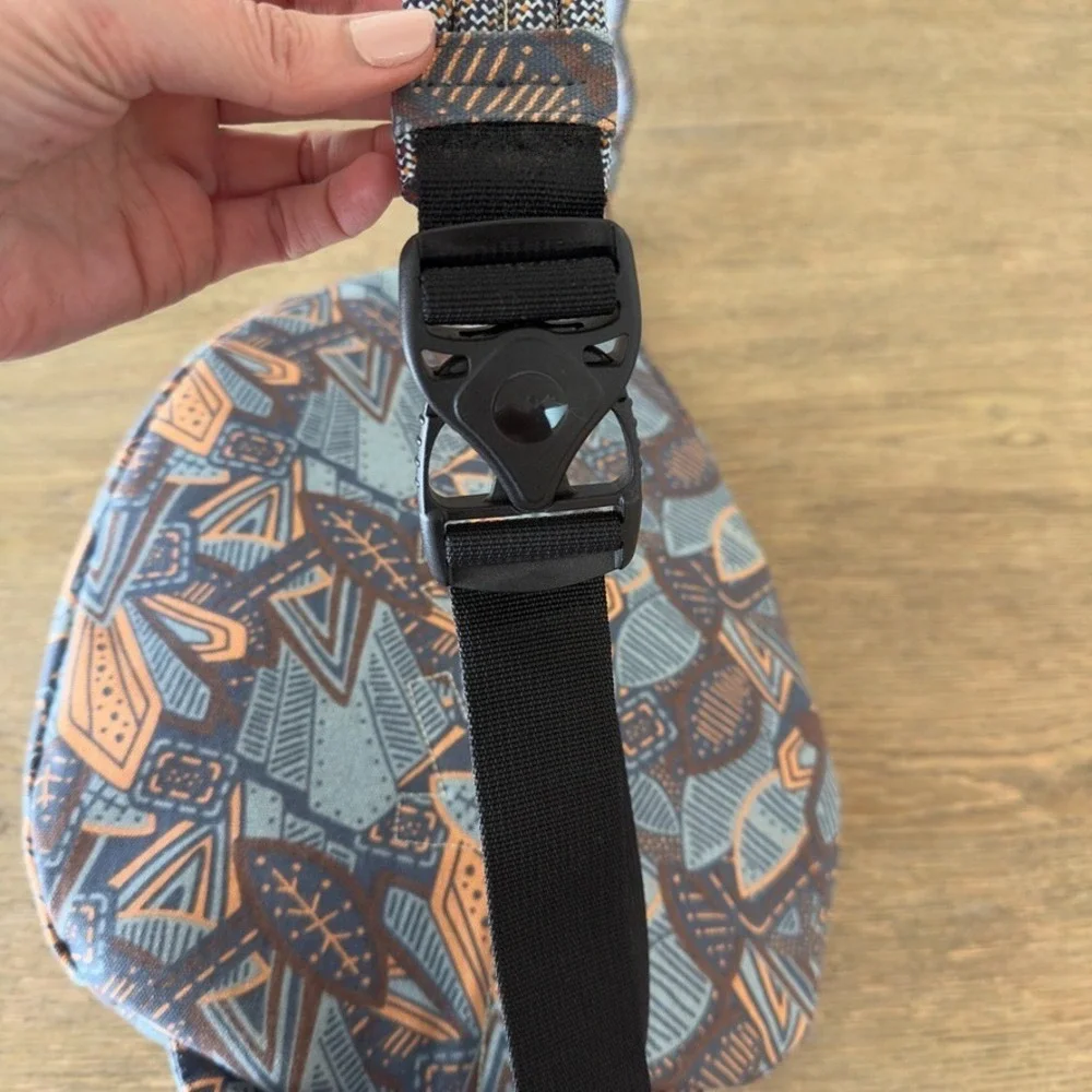 KAVU Rope Bag Sling Backpack Mesa-Southwestern Geometric Tribal Blue Orange